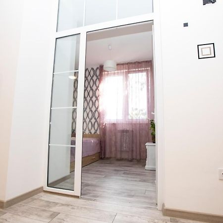 יירבאן Modern Apartment In The Center With The View Of The Majestic Ararat מראה חיצוני תמונה