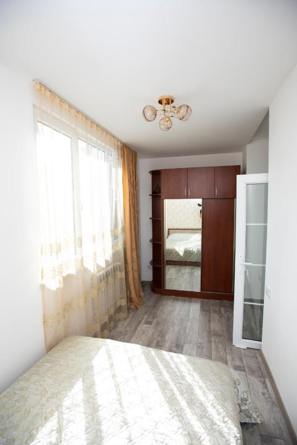 יירבאן Modern Apartment In The Center With The View Of The Majestic Ararat מראה חיצוני תמונה