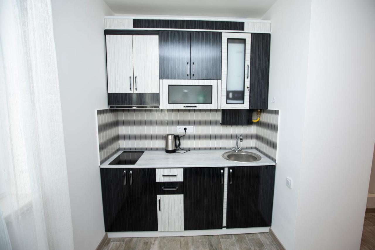 יירבאן Modern Apartment In The Center With The View Of The Majestic Ararat מראה חיצוני תמונה